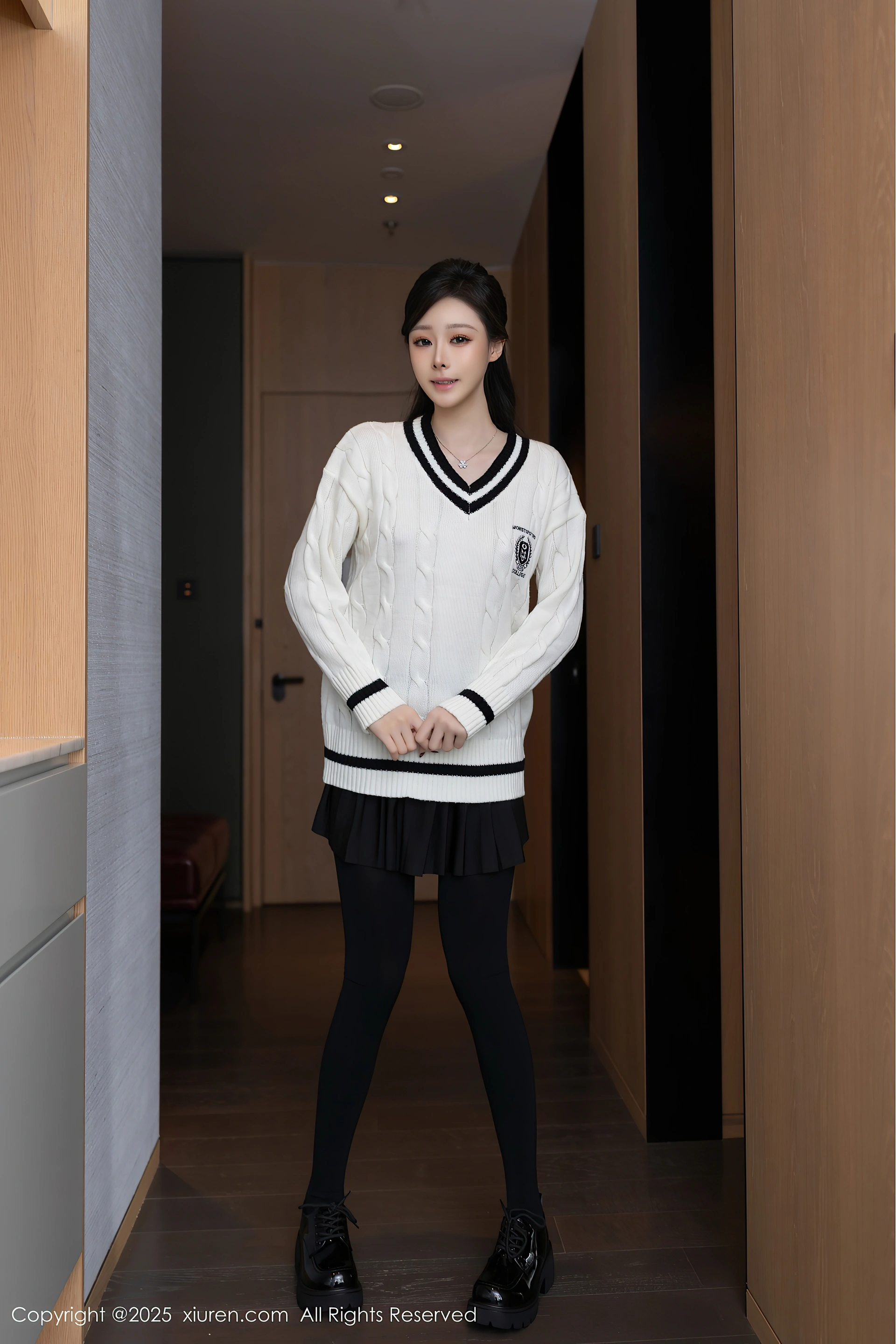 [Xiuren秀人网]2025.03.07 NO.9986 小逗逗 1